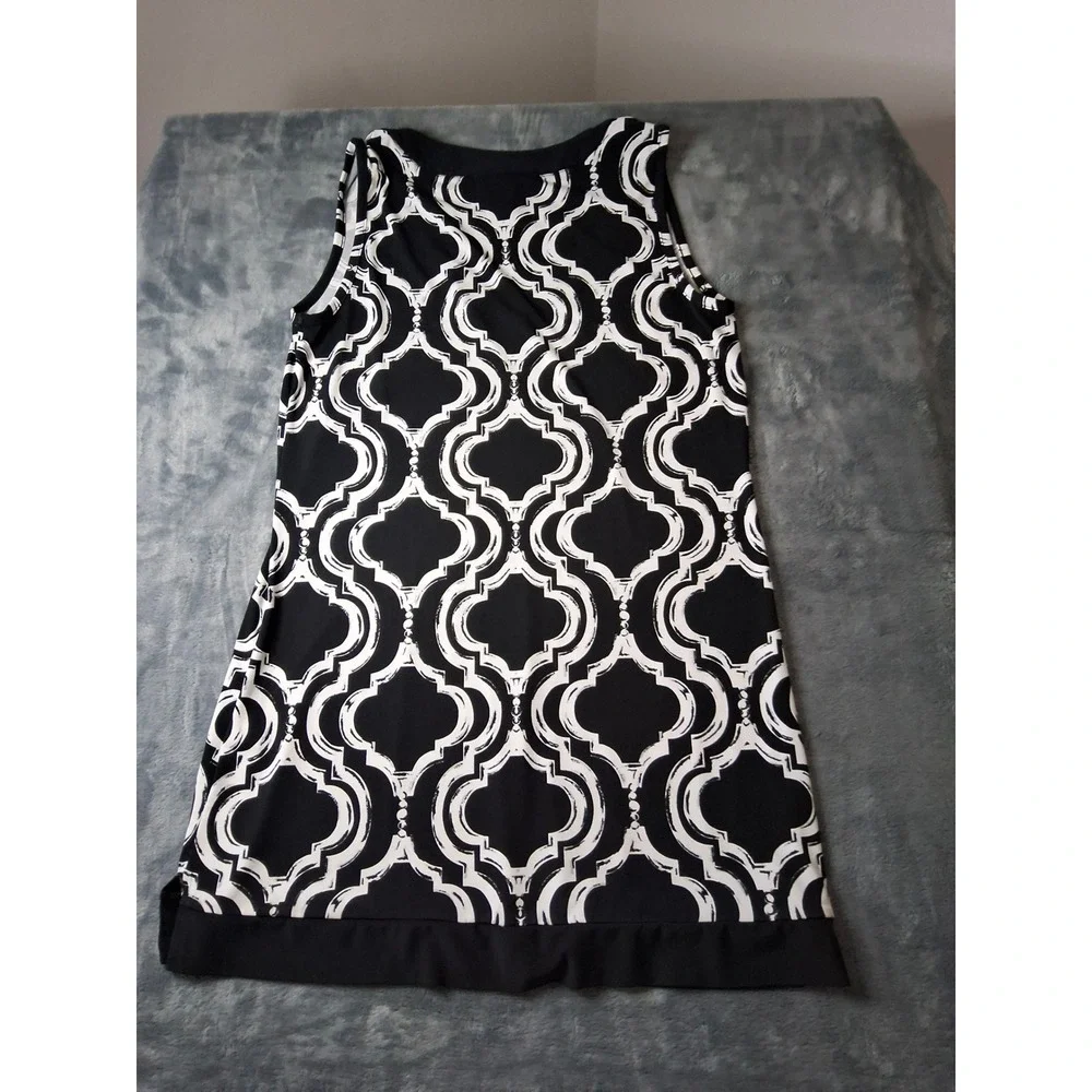 White House Black Market Black White Quatrefoil Split Neck Sleeveless Tunic M - Picture 7 of 7